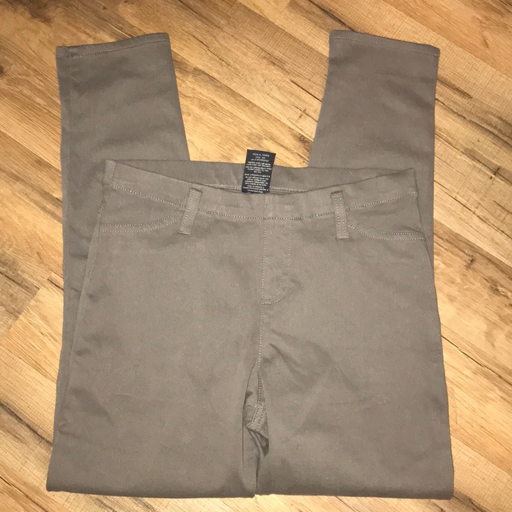 Gray leggings